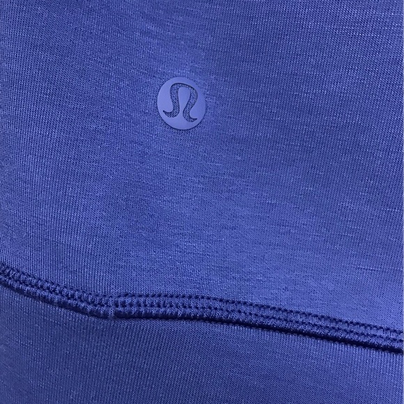 Lululemon City Sleek Sweatshirt! Size 4 - Picture 3 of 4
